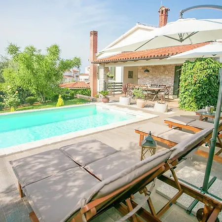 Comfortable Villa In Tar With Swimming Pool *