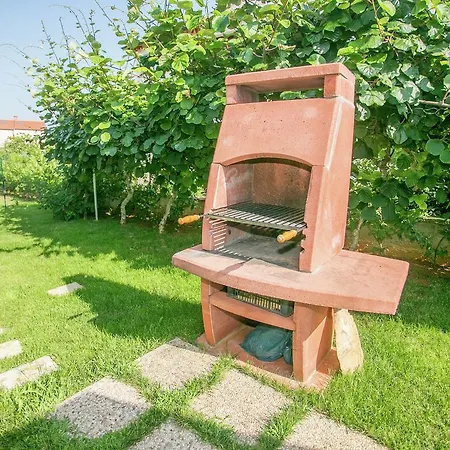Comfortable In Tar With Swimming Pool Villa Tar-Vabriga